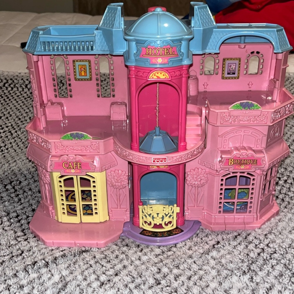 Vintage 2001 Fisher Price Loving Family Sweet Streets  Hotel EUC